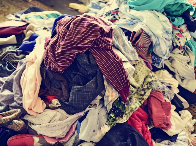 Одежду на переработку: куда и зачем?