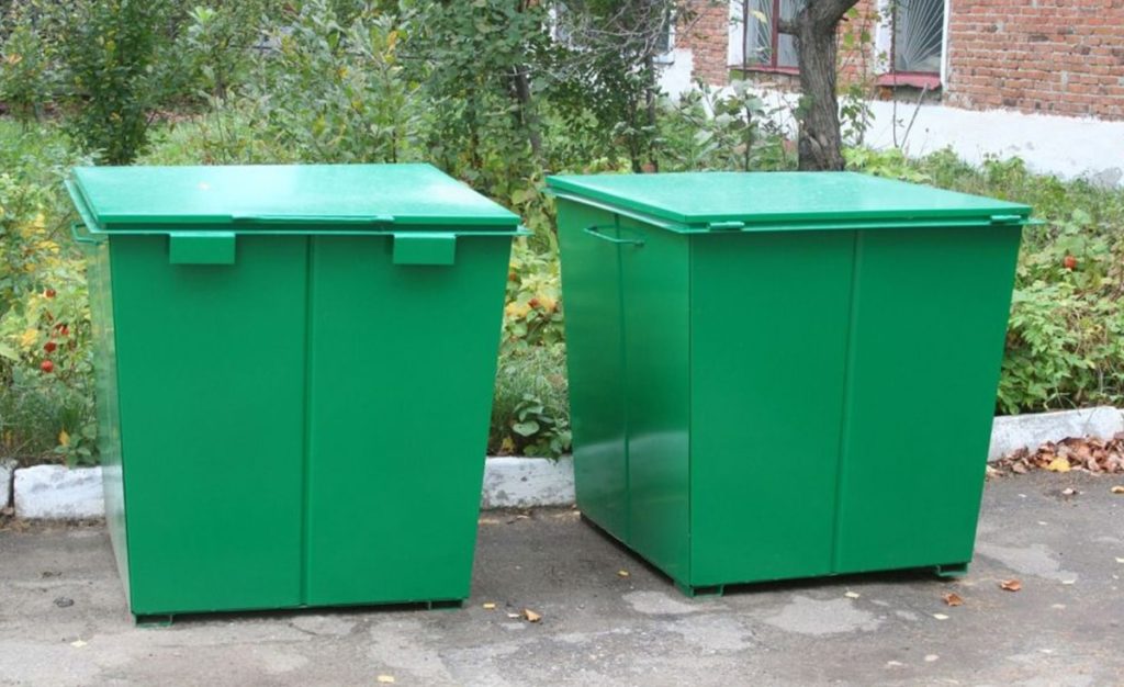 Металлические или пластиковые баки для мусора: что лучше