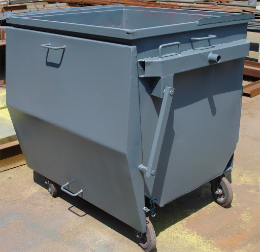 Металлические или пластиковые баки для мусора: что лучше