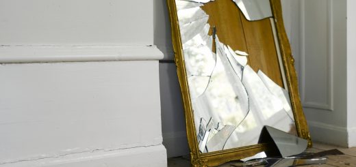 Куда деть старое зеркало из дома