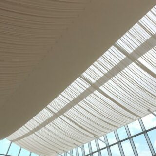 Натяжные потолки без лишней суеты: как выбрать, установить и не пожалеть